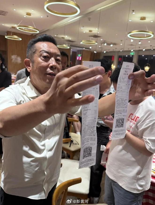 小时却说“恶心”明天起全国所有门店上线“罗永浩菜单”开元棋牌西贝创始人:罗永浩方结账时攒了会员积分走后一(图3) 小时却说“恶心”明天起全国所有门店上线“罗永浩菜单”开元棋牌西贝创始人:罗永浩方结账时攒了会员积分走后一(图3)